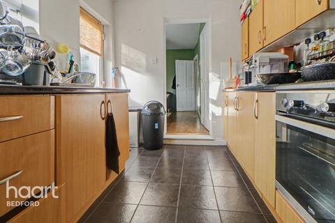 3 bedroom end of terrace house for sale, Bridge Road, Bedford