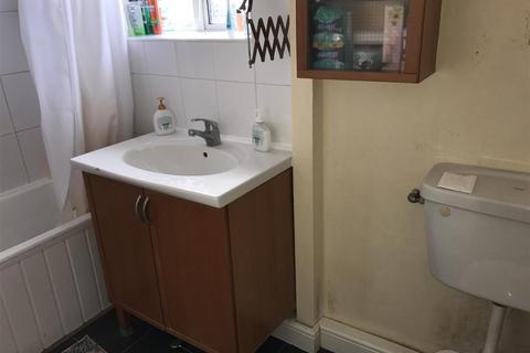 2 bedroom apartment to rent, Honeypot Lane, Stanmore