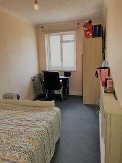 2 bedroom apartment to rent, Honeypot Lane, Stanmore