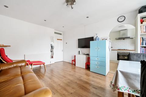 2 bedroom flat for sale, Greenway Close, London