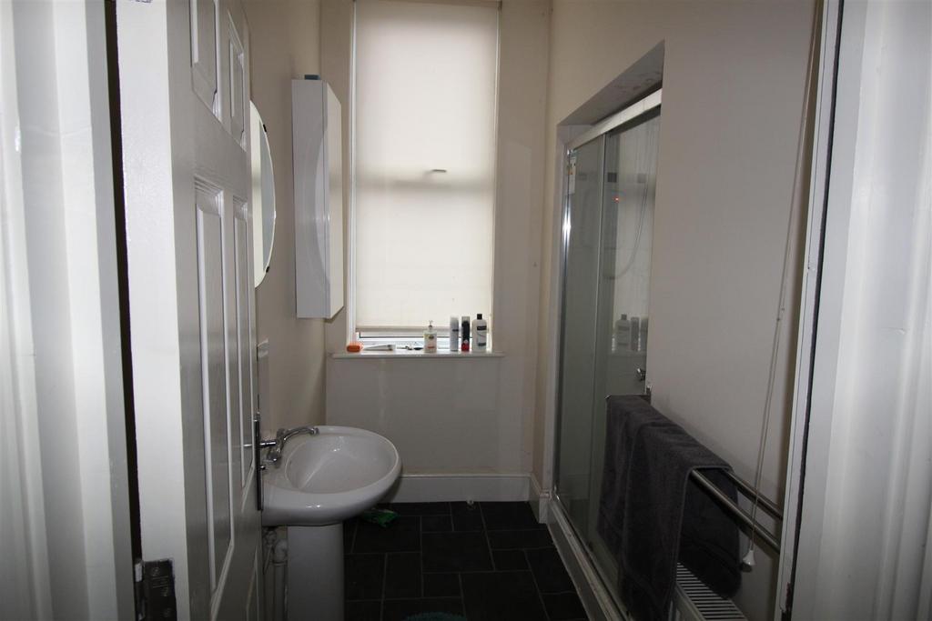 Bathroom 1.JPG