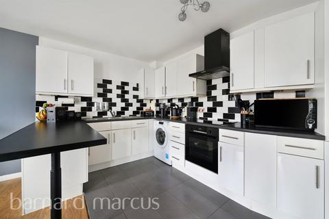 2 bedroom apartment for sale, Bell Green, London