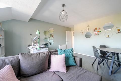 2 bedroom apartment for sale, St. Peters Close, Gloucestershire GL51