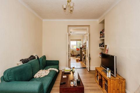 4 bedroom terraced house for sale, Tunnel Road, LLANELLI