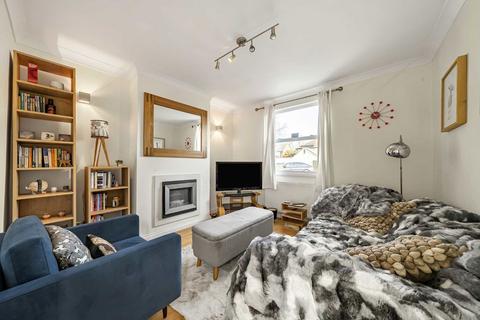2 bedroom house to rent, Upper Halliford Road, Shepperton TW17