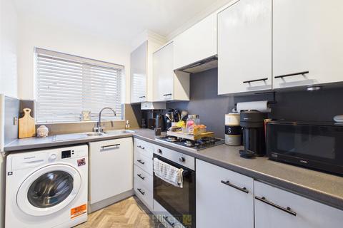 2 bedroom terraced house for sale, Handleys Chase, Laindon, Basildon, Essex, SS15