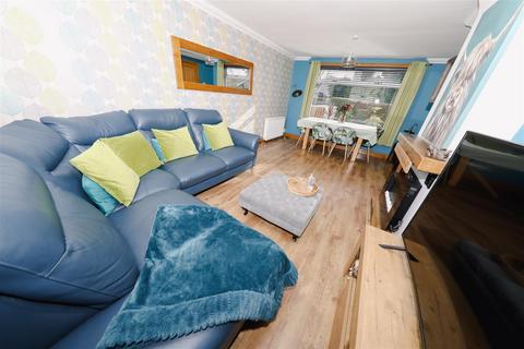 3 bedroom end of terrace house for sale, Warout Road, Glenrothes