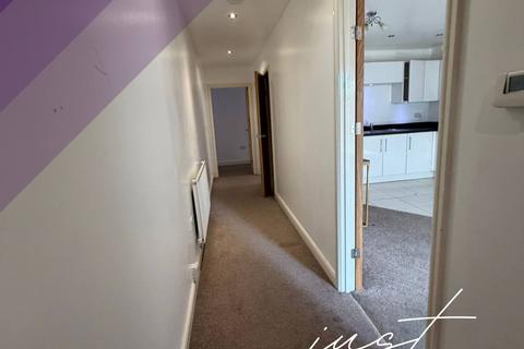 2 bedroom flat to rent, Otter Way, Yiewsley, West Drayton UB7 8FA