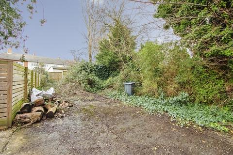 undefined, Laurel Terrace, Leeds