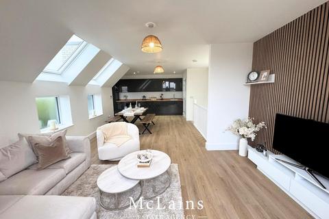 undefined, 2-Bed Flat on Seymour Ave, Luton, Bedfordshire, LU1
