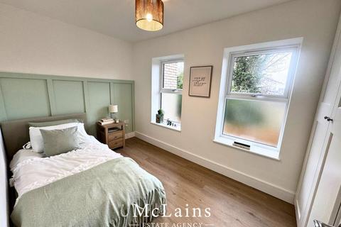 undefined, 2-Bed Flat on Seymour Ave, Luton, Bedfordshire, LU1