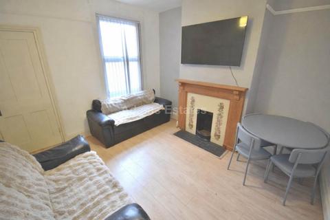 6 bedroom terraced house to rent, Donnington Road, Reading