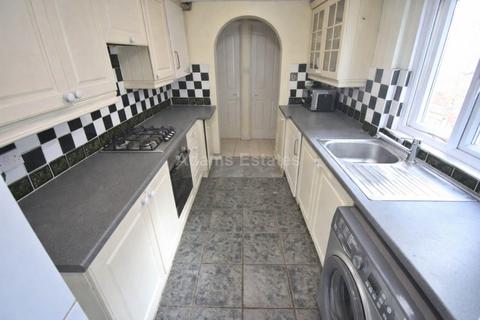 6 bedroom terraced house to rent, Donnington Road, Reading