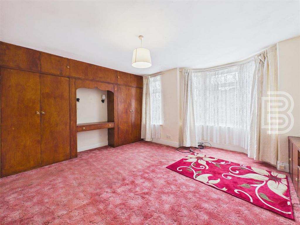 Bedroom 1 (2).jpg