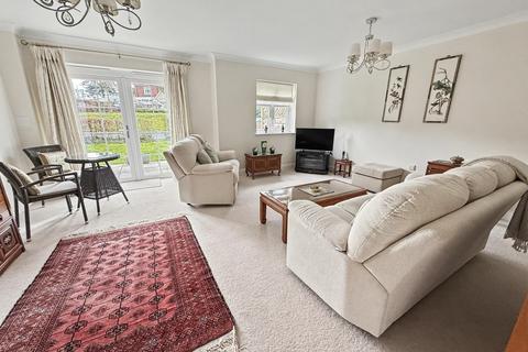 3 bedroom retirement property for sale, Ashley Heath