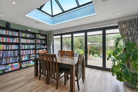 undefined, Horton Crescent, Epsom