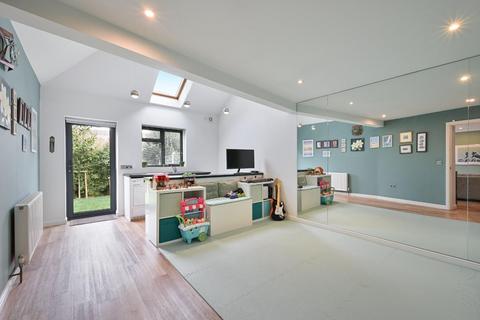 undefined, Horton Crescent, Epsom