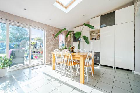 undefined, Church Road, Wootton