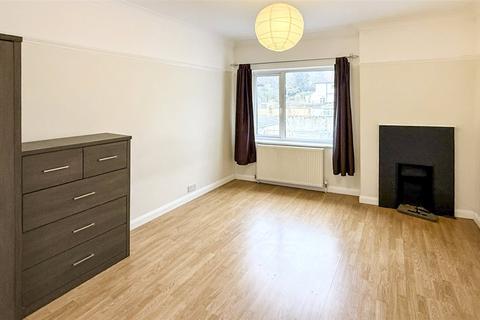 1 bedroom flat to rent, Chipstead Valley Road, Coulsdon CR5