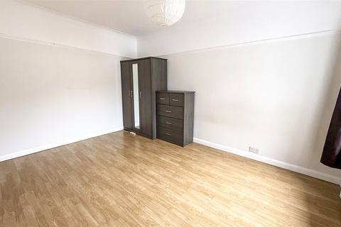 1 bedroom flat to rent, Chipstead Valley Road, Coulsdon CR5
