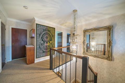 5 bedroom detached house for sale, Oaklands Road, London