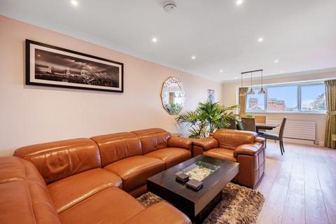 3 bedroom flat for sale, West Ridge Court, Park Hill, Ealing W5