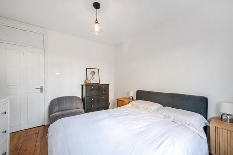 2 bedroom flat to rent, Donaldson Road, Queen's Park, London, NW6