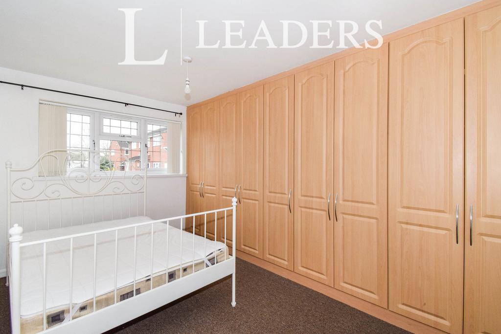 Master Bedroom (1)