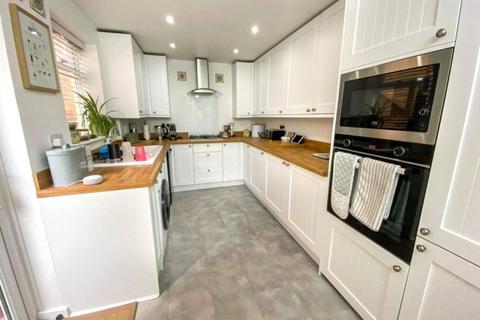 2 bedroom semi-detached house for sale, Lorraine Road, Camberley, Surrey, GU15