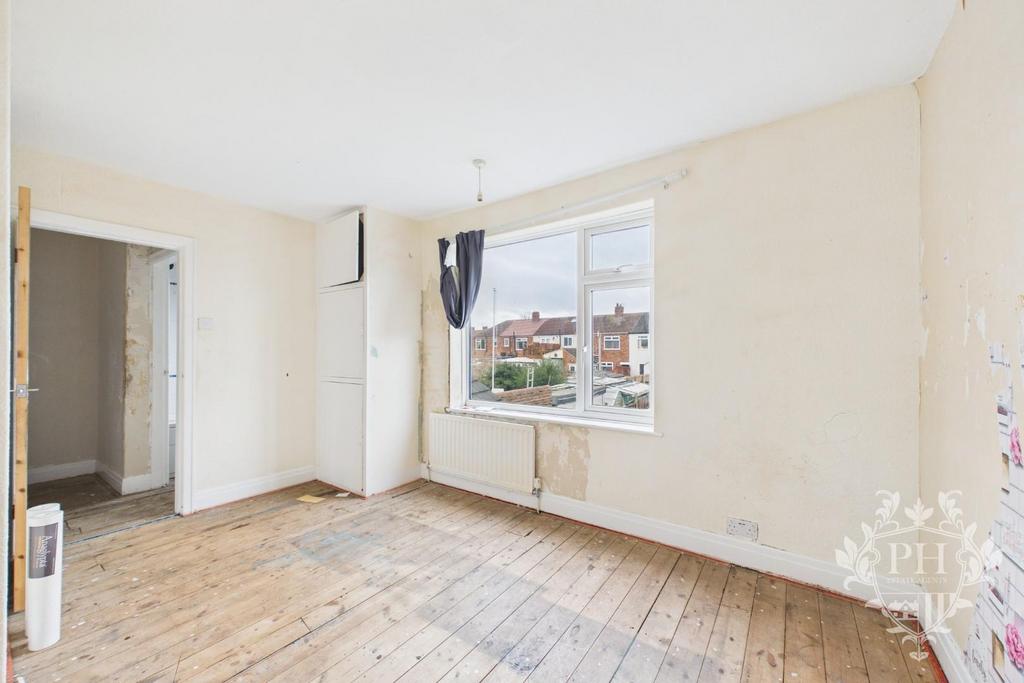 CAM02002 G0-PR0273-STILL007.jpg