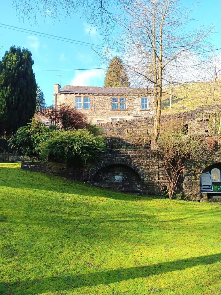 Photograph 1