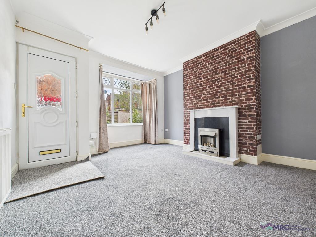 Spacious Two Bed House with Loft Space to Let