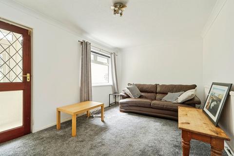 3 bedroom end of terrace house for sale, Elmhurst Gardens, Leeds