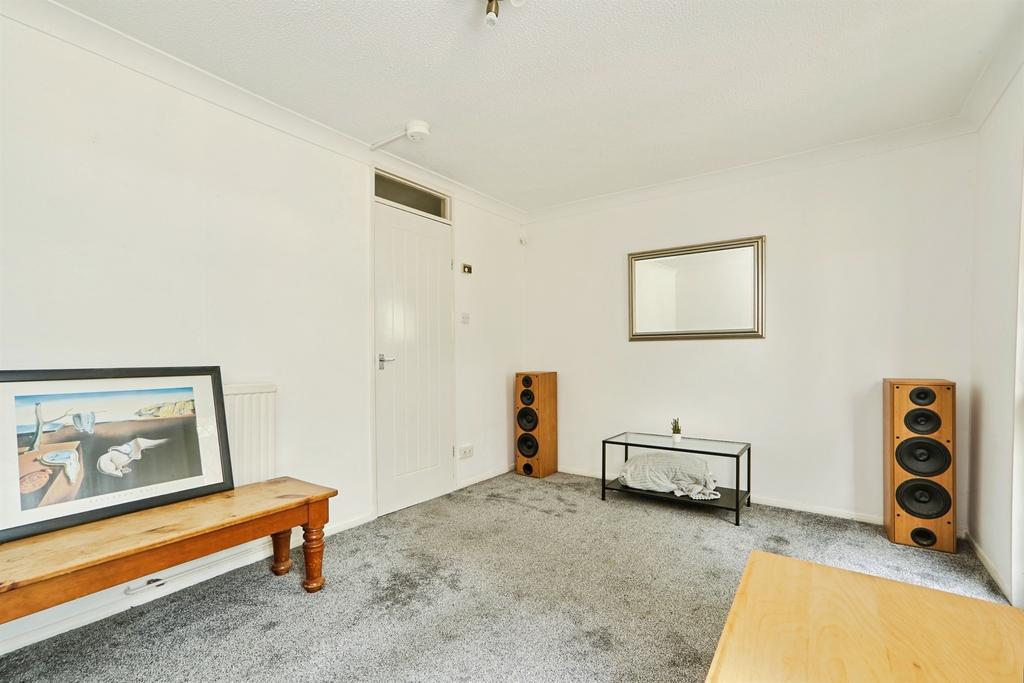 House in Leeds, Wigton Moor, Roundhay - More