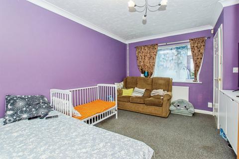 2 bedroom end of terrace house for sale, Tindall Close, Wisbech