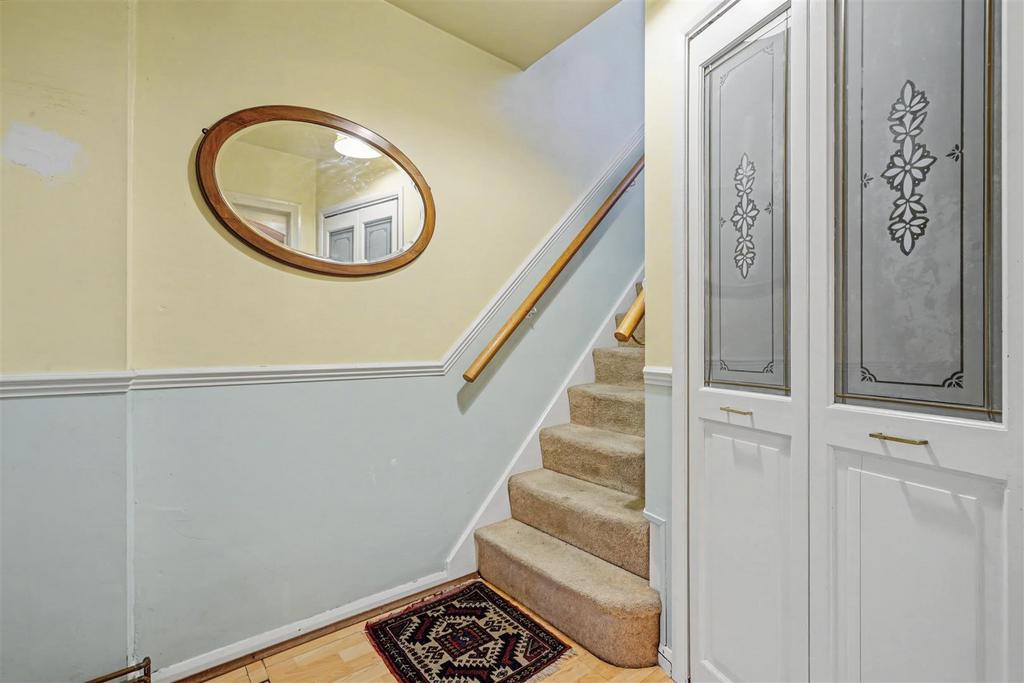 Hallway 1 2.jpeg