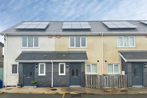 2 bedroom terraced house to rent, Maeshyfryd Court, Holyhead, Anglesey, LL65