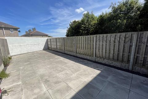 2 bedroom terraced house to rent, Maeshyfryd Court, Holyhead, Anglesey, LL65