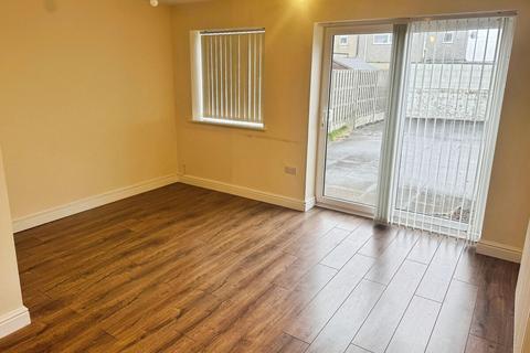 2 bedroom terraced house to rent, Maeshyfryd Court, Holyhead, Anglesey, LL65