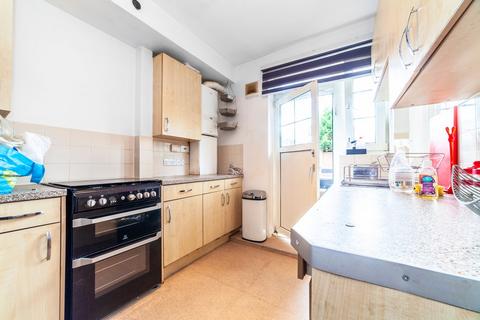 2 bedroom apartment to rent, Adare Walk, London, SW16