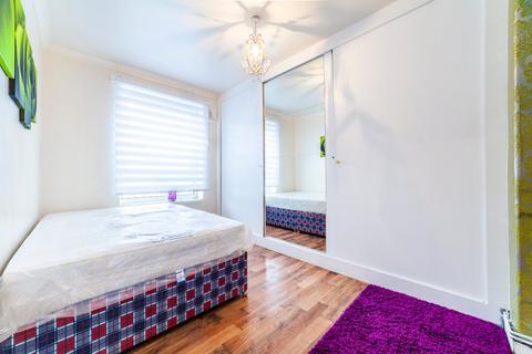 2 bedroom apartment to rent, Adare Walk, London, SW16