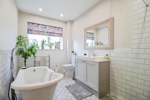4 bedroom detached house for sale, Woodway Lane, Coventry