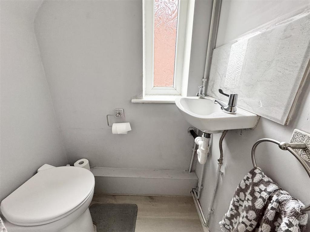 Downstairs wc