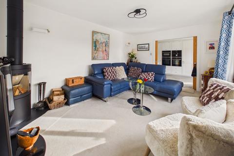 undefined, Roselands Avenue, Mayfield, TN20