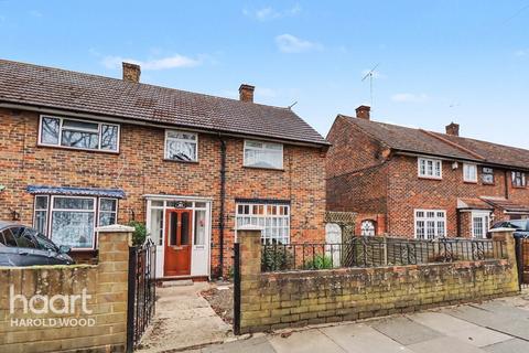 2 bedroom end of terrace house for sale, North Hill Drive, Harold Hill