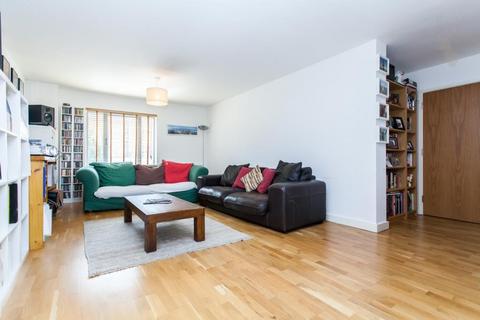 2 bedroom flat for sale, Goldsmiths Row, Bethnal Green