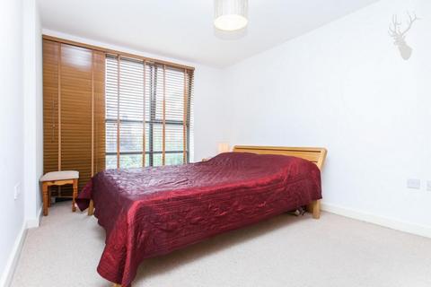 2 bedroom flat for sale, Goldsmiths Row, Bethnal Green