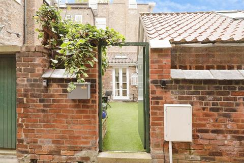 2 bedroom detached house for sale, Monkgate, York
