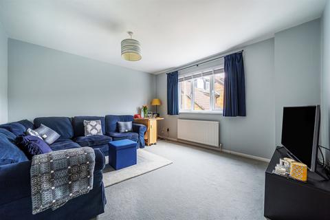 2 bedroom flat for sale, Boleyn Way, Barnet