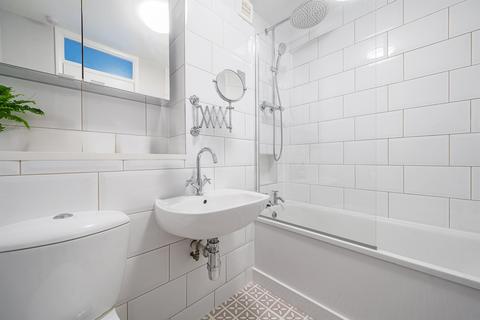 2 bedroom flat for sale, Boleyn Way, Barnet